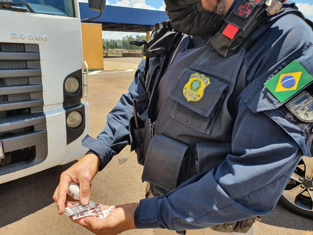 Durante abordagem a condutor por ultrapassagem forçada, PRF encontra ‘rebite’