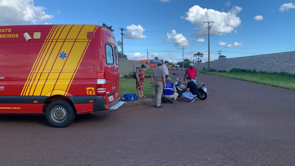Mulher de 32 anos fica ferida em colisão de trânsito no Esmeralda