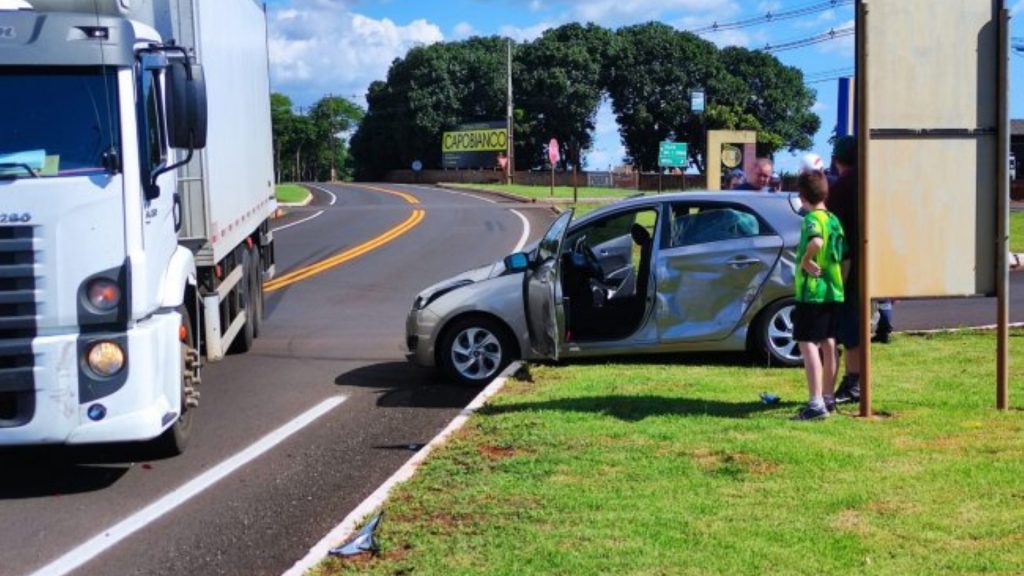 Acidente de trânsito é registrado no trevo da PRE de Santa Helena