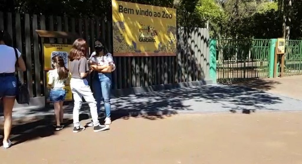 Zoológico é opção de lazer neste feriado