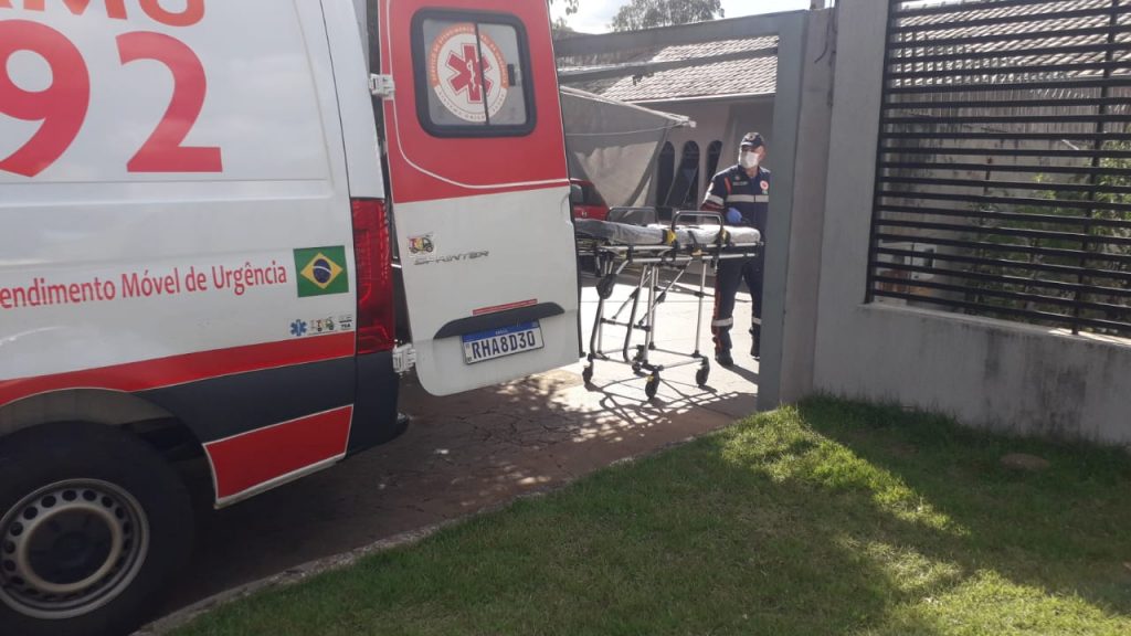 Idosa de 102 anos é atendida pelo Samu em casa no Parque São Paulo