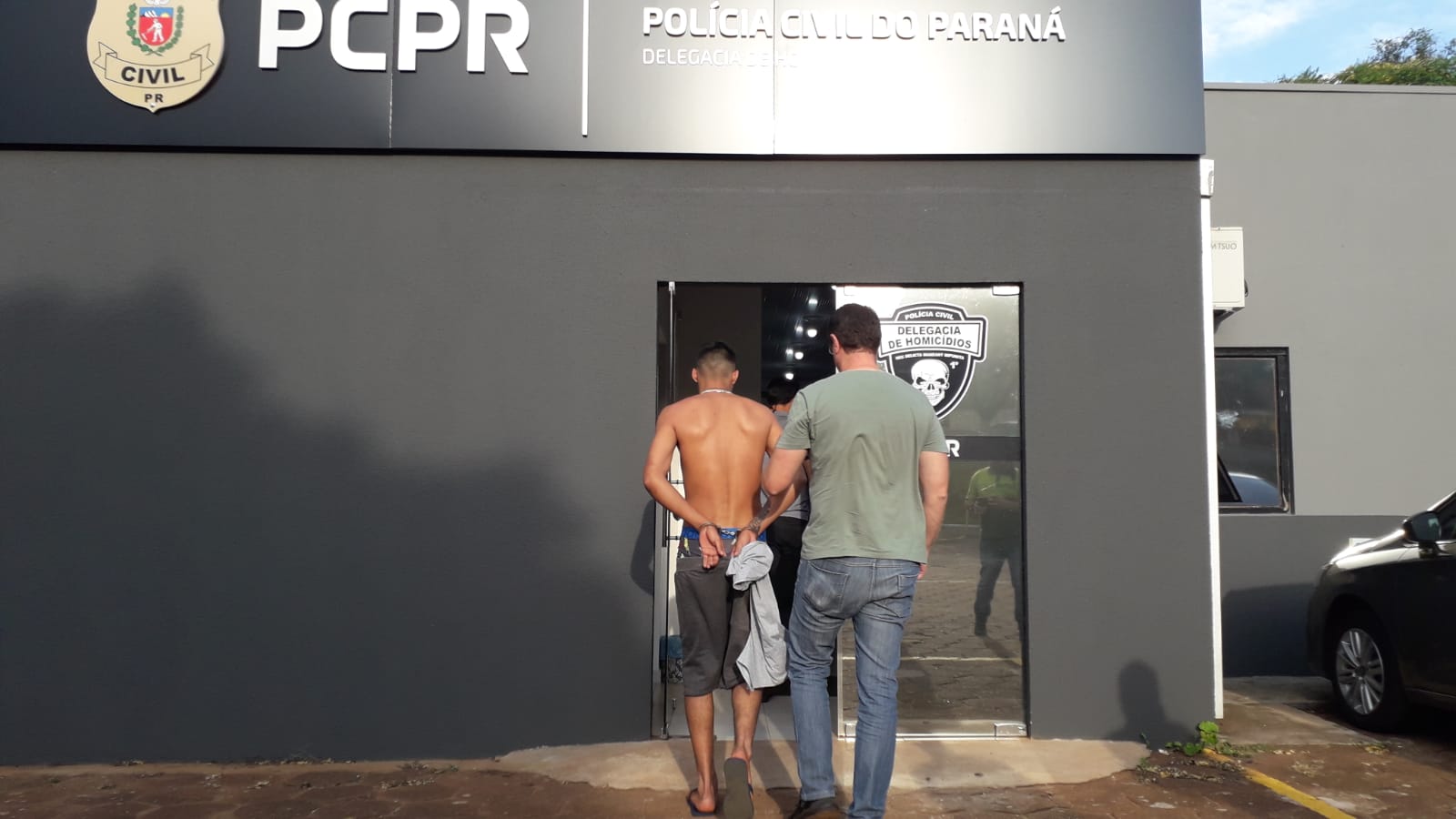 Homem suspeito de homicídio é encontrado em Cascavel; ele será monitorado por tornezeleira eletrônica