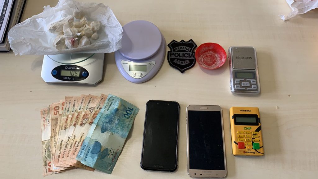 Denarc de Cascavel e policiais de Corbélia prendem dupla com porções de cocaína