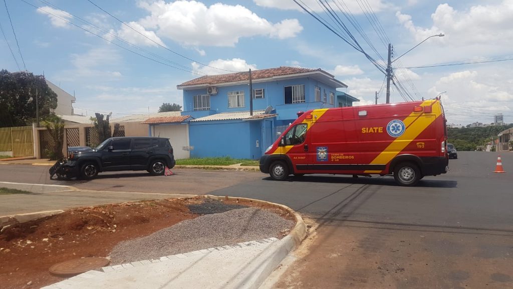 Colisão de forte impacto entre Jeep Renegade e Honda HR-V deixa mulher ferida na Neva