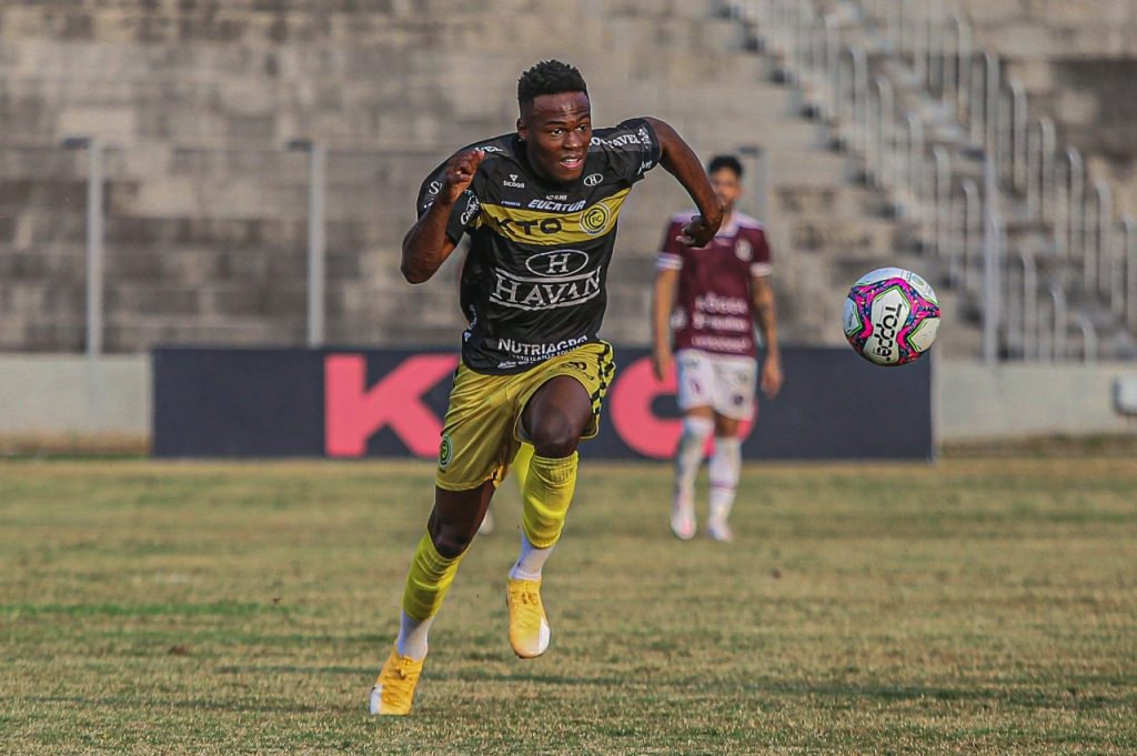 Meio-campo Willyan Sotto e atacante Vinicius renovam com Serpente Aurinegra para temporada 2022