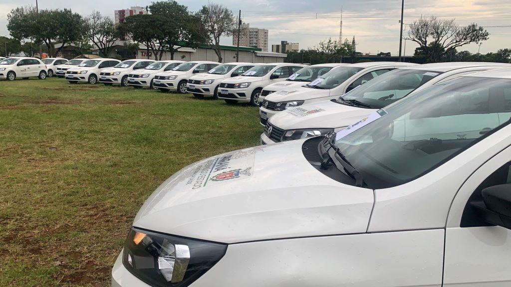 Governador entrega carros para a saúde em Cascavel