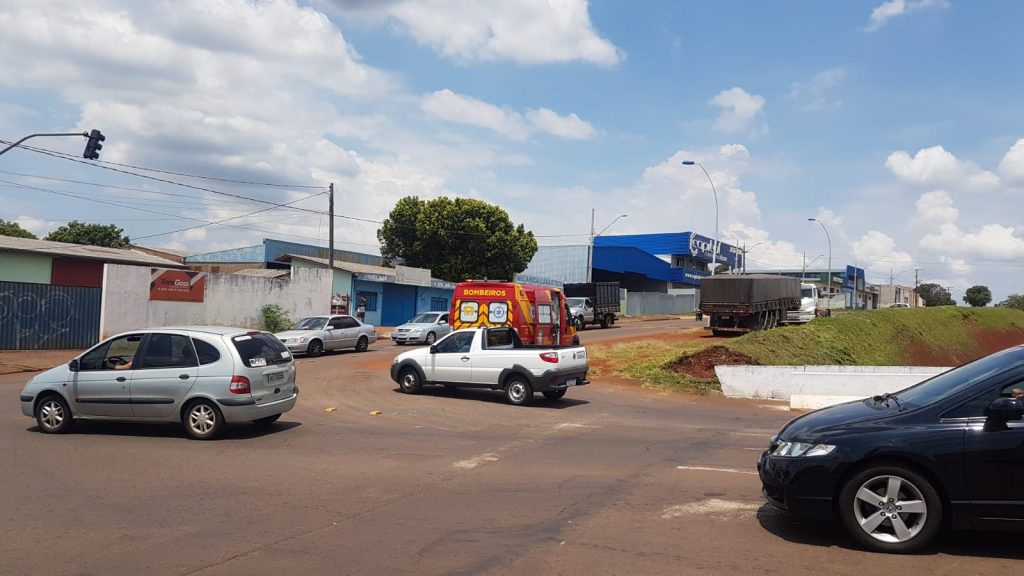 Corpo de Bombeiros e socorrista de folga salvam vítima que estava em cima do Viaduto da Rocha Pombo
