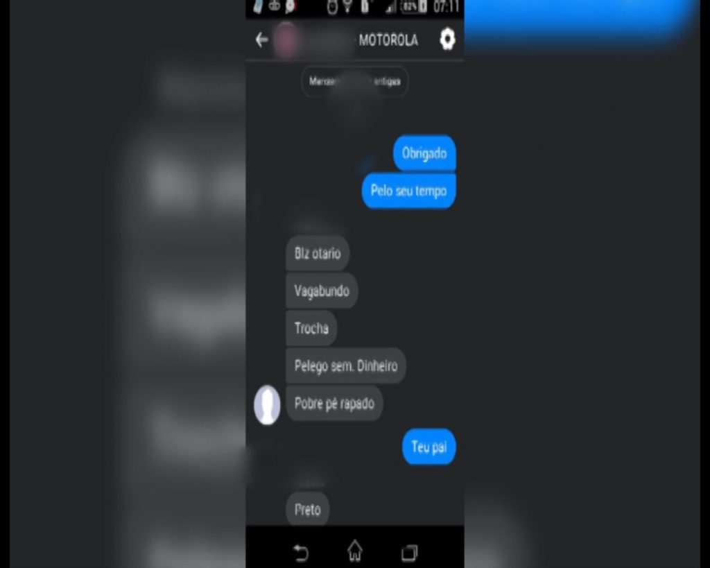 Homem sofre racismo ao negociar compra de celular em redes sociais