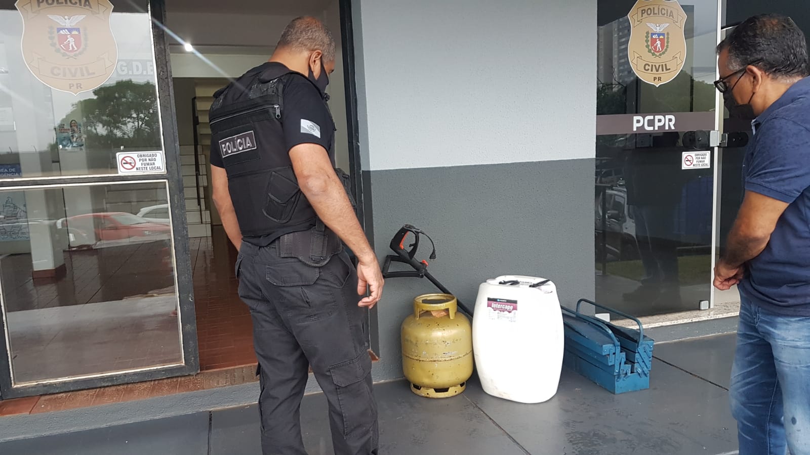 Mais uma carga de produtos apreendidos em Operação do GDE é levada à Delegacia de Polícia Civil