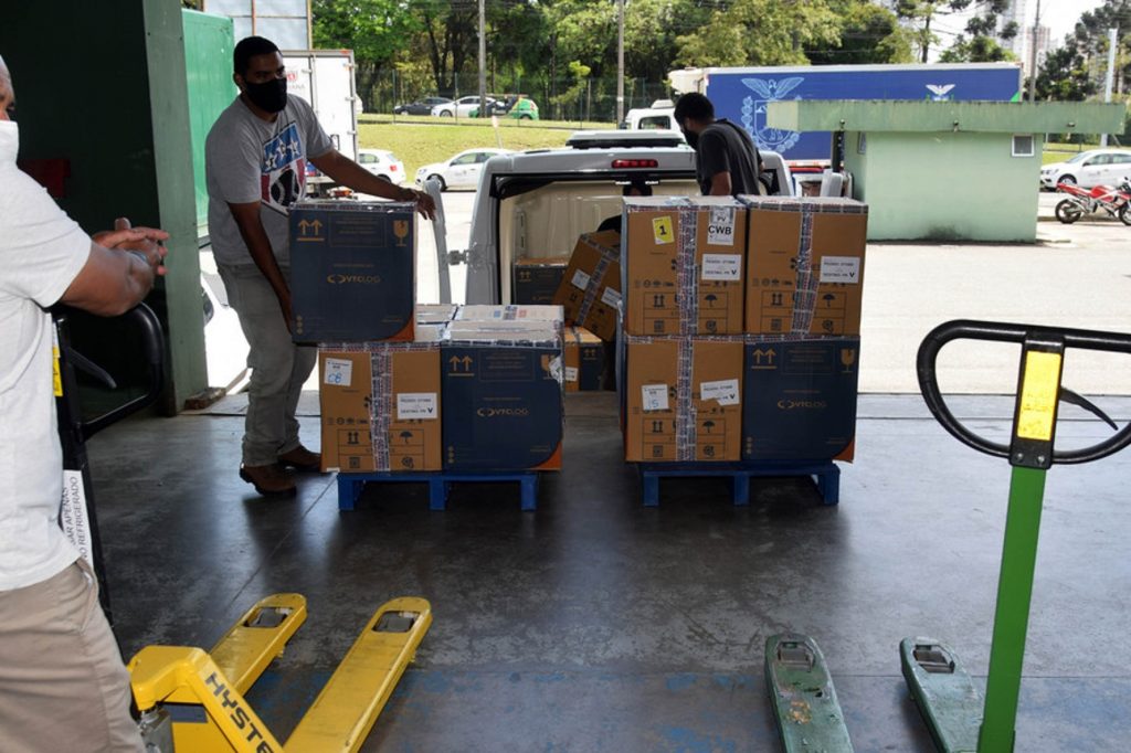 Paraná recebe mais 161.460 doses de vacinas contra a Covid-19