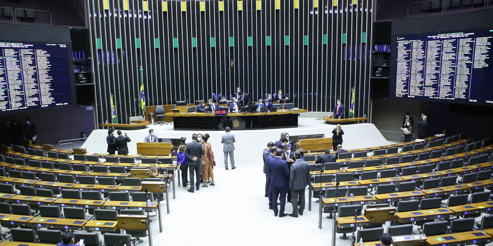 Imagem referente a Câmara conclui votação da PEC dos Precatórios em primeiro turno