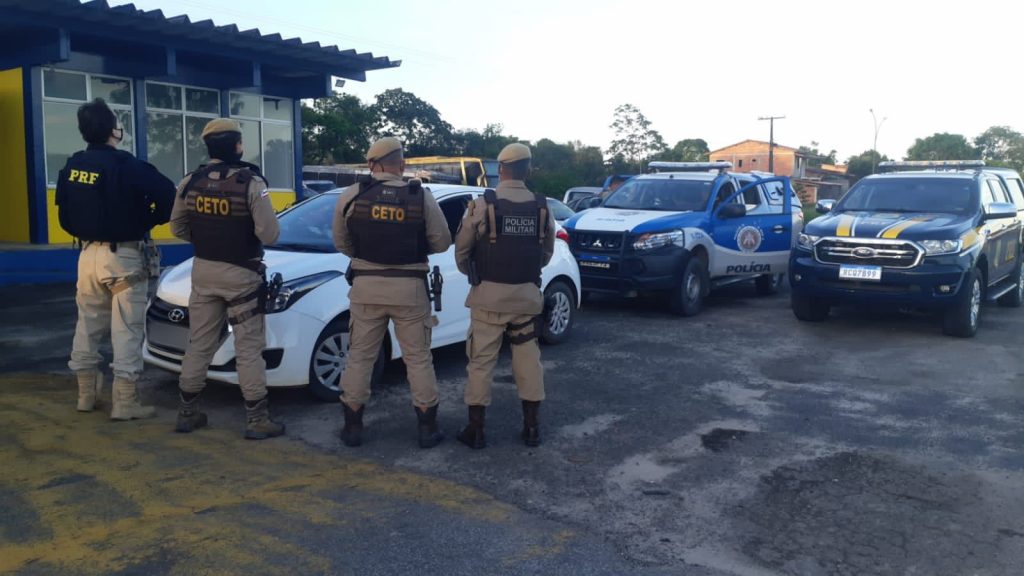 Em Alagoinhas/BA, PRF recupera HB20 roubado no Paraná