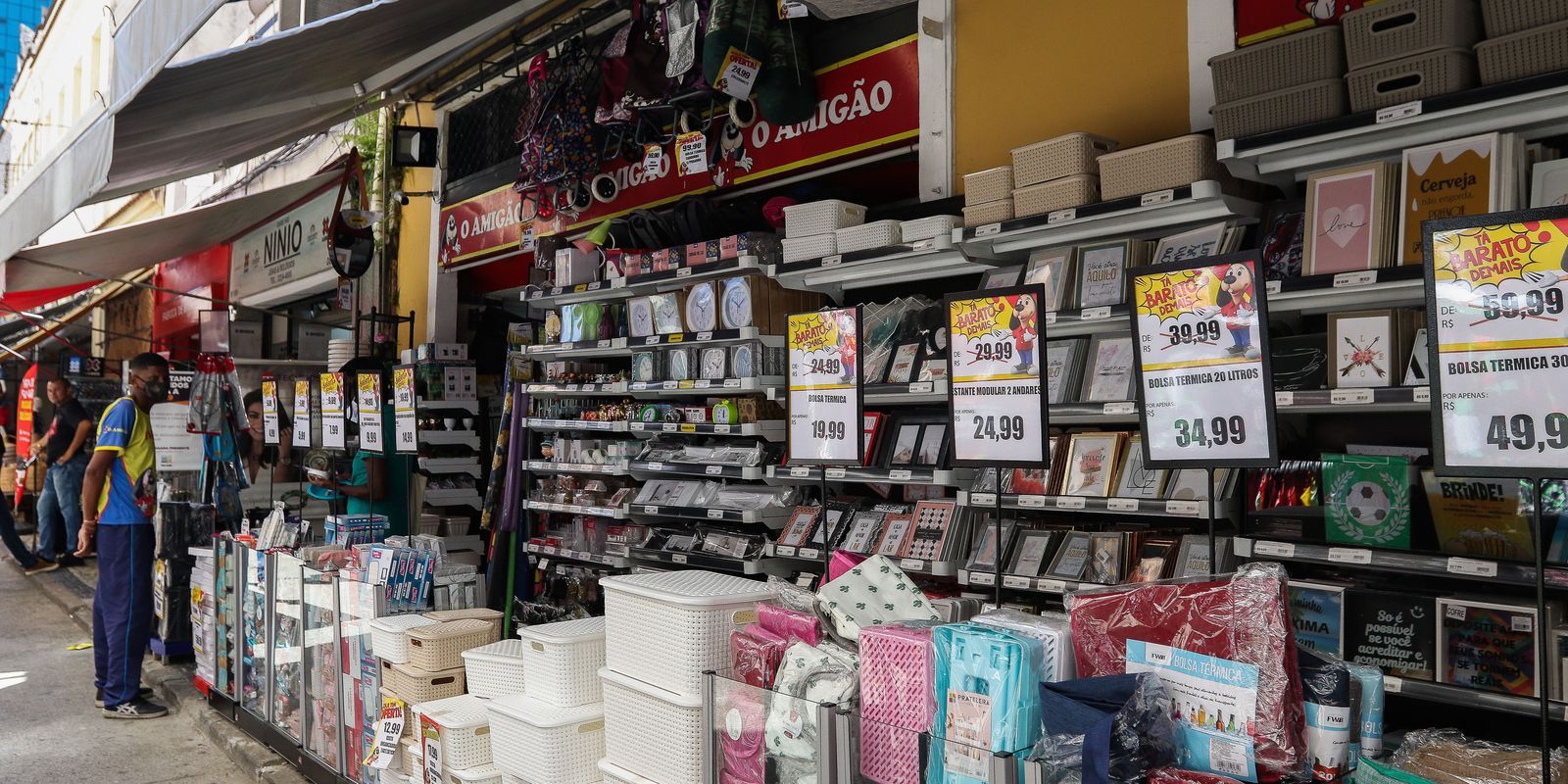 IBGE: Vendas no comércio têm redução de 1,3% em setembro Imagem referente a IBGE: Vendas no comércio têm redução de 1,3% em setembro