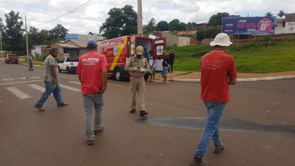 Jovem fica ferido após se envolver em colisão entre moto e carro no Bairro Brasília