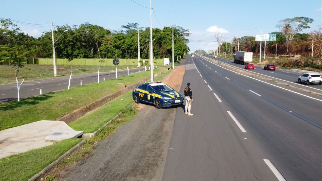 PRF orienta sobre como transitar pela faixa da esquerda nas Rodovias Federais de pista dupla