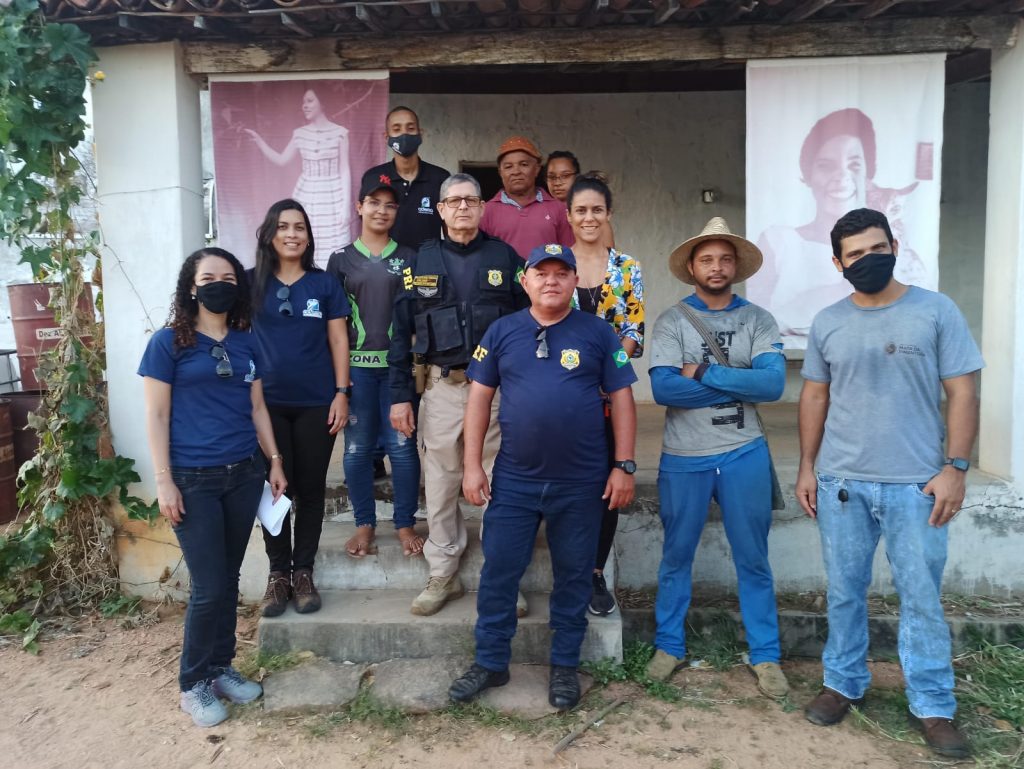 Sergipe: PRF auxilia transporte de animais em parceria com ADEMA