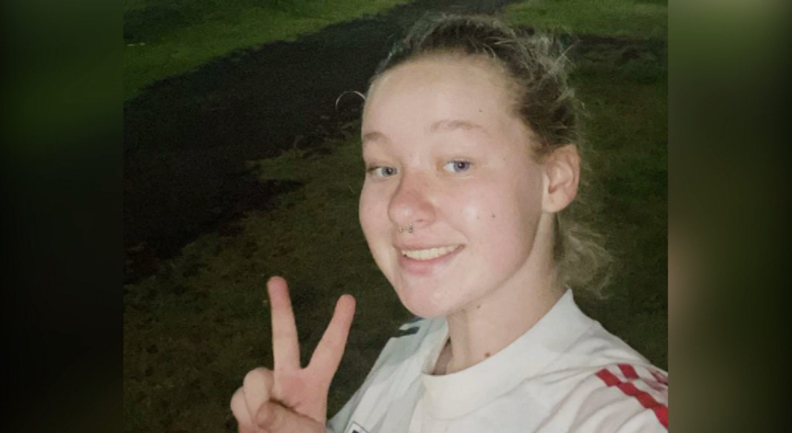 Mãe registra boletim de ocorrência após desaparecimento da filha Ana Carolina Imagem referente a Mãe registra boletim de ocorrência após desaparecimento da filha Ana Carolina