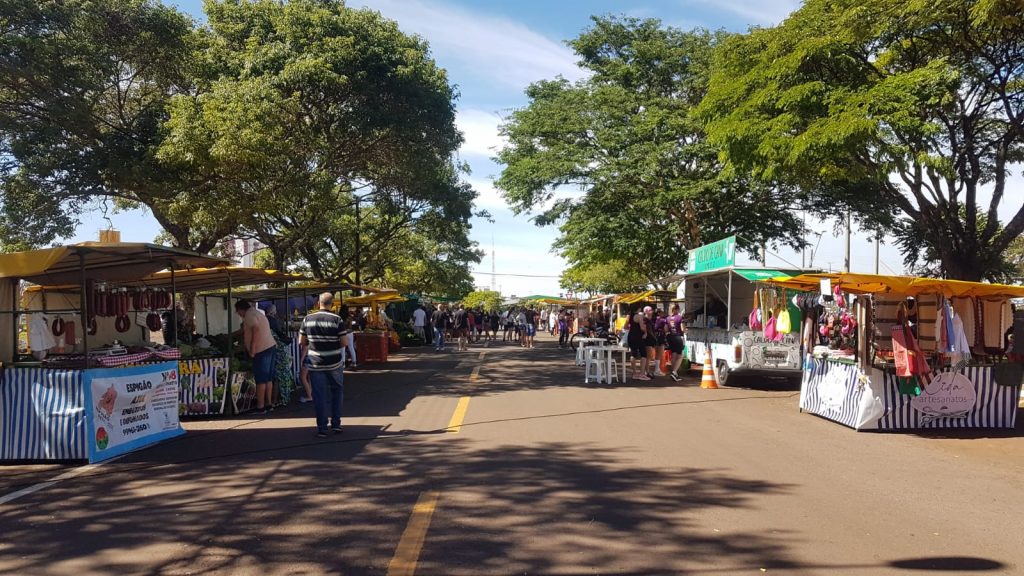 Feirinha do Produtor ocorre em frente à Prefeitura na manhã deste domingo