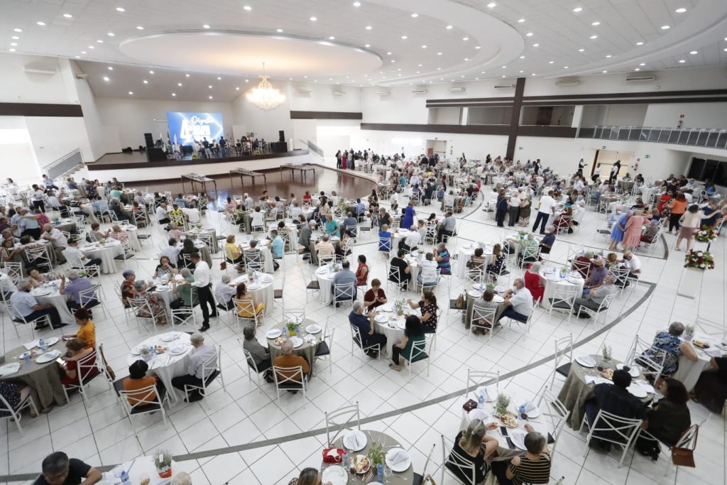 Pioneiros que fizeram a história de Cascavel participam de tradicional almoço
