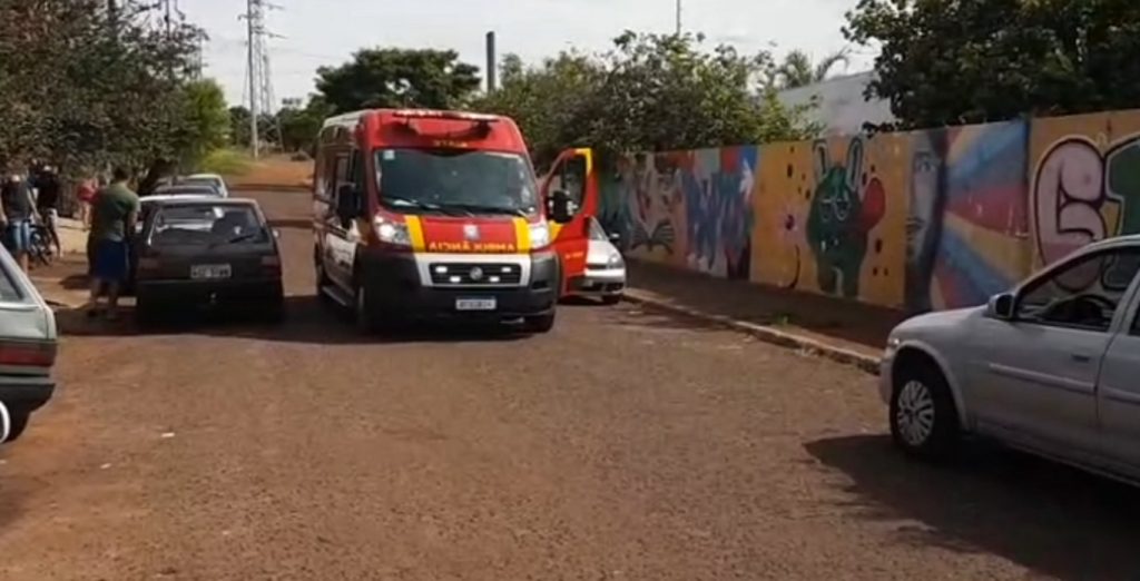 Criança de oito anos é atropelada por automóvel no Bairro Interlagos, em Cascavel