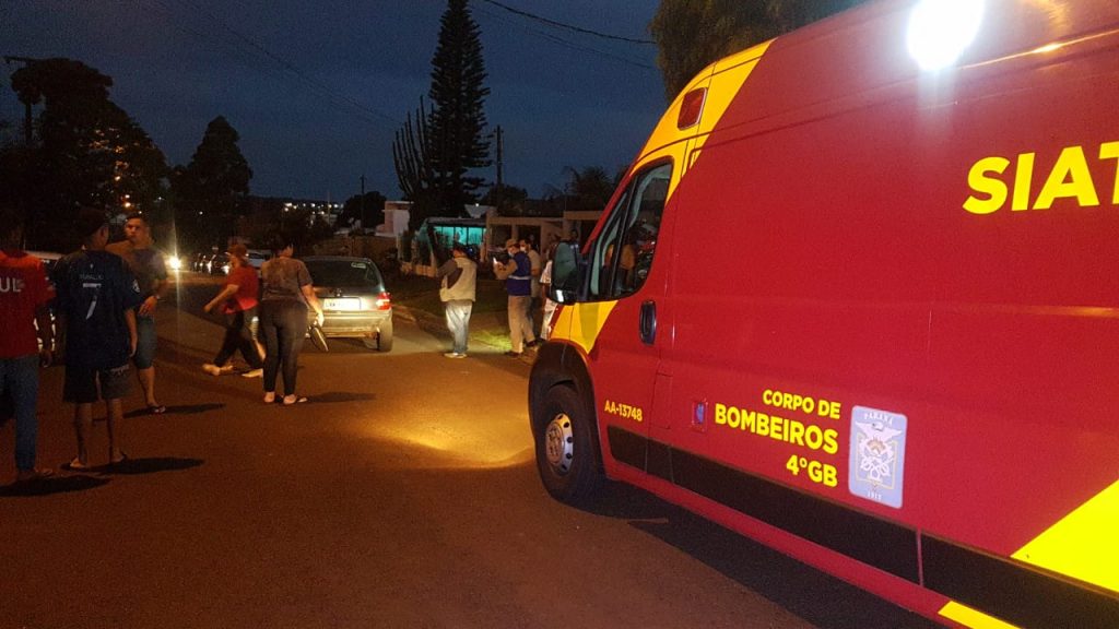 Menina de 12 anos fica ferida em acidente entre carro e bicicleta no Santa Cruz