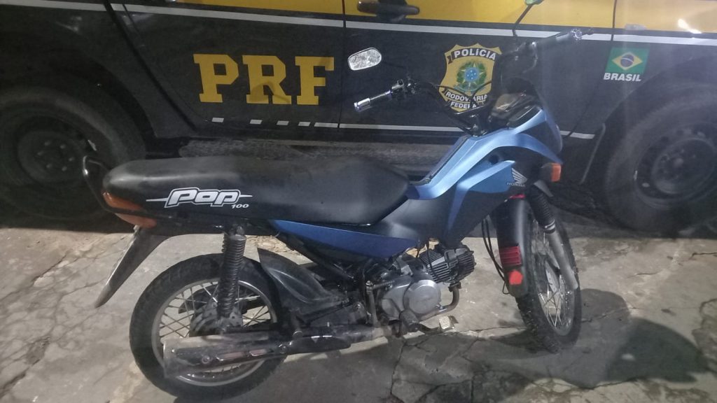 Em Floriano, PRF recupera motocicleta roubada há um ano e prende homem acusado de Receptação