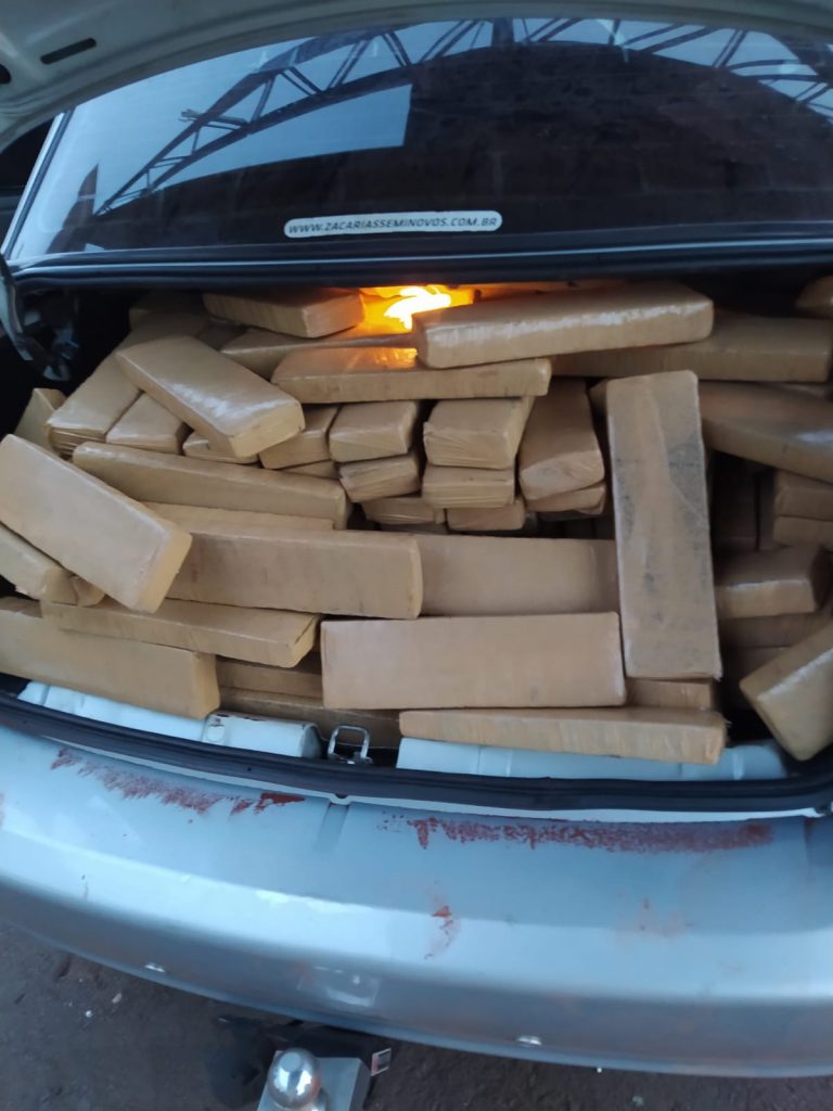 PRF apreende meia tonelada de maconha em em Ivinhema (MS)