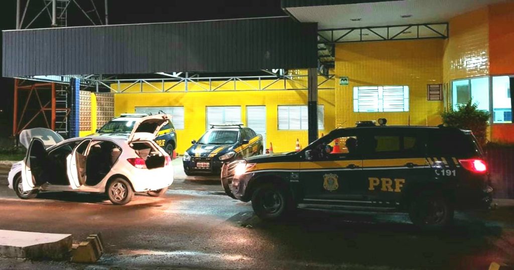 PRF prende homem com carro roubado e clonado em Caçapava do Sul