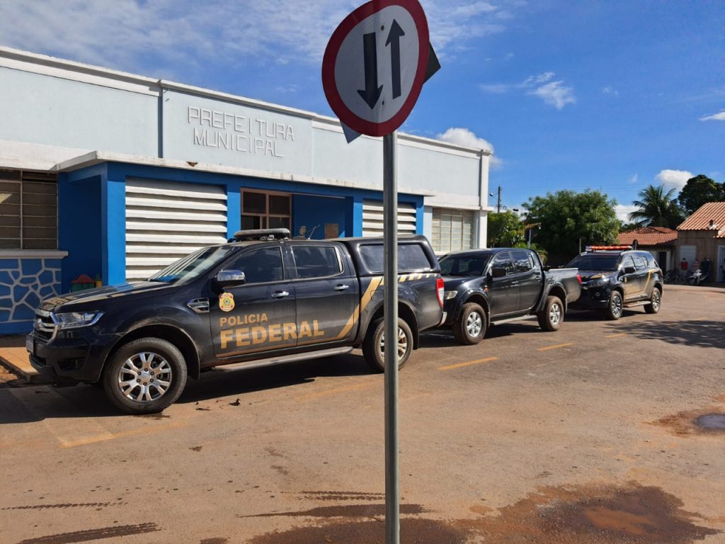 Polícia Federal realiza operação contra desvio de recursos públicos na Bahia