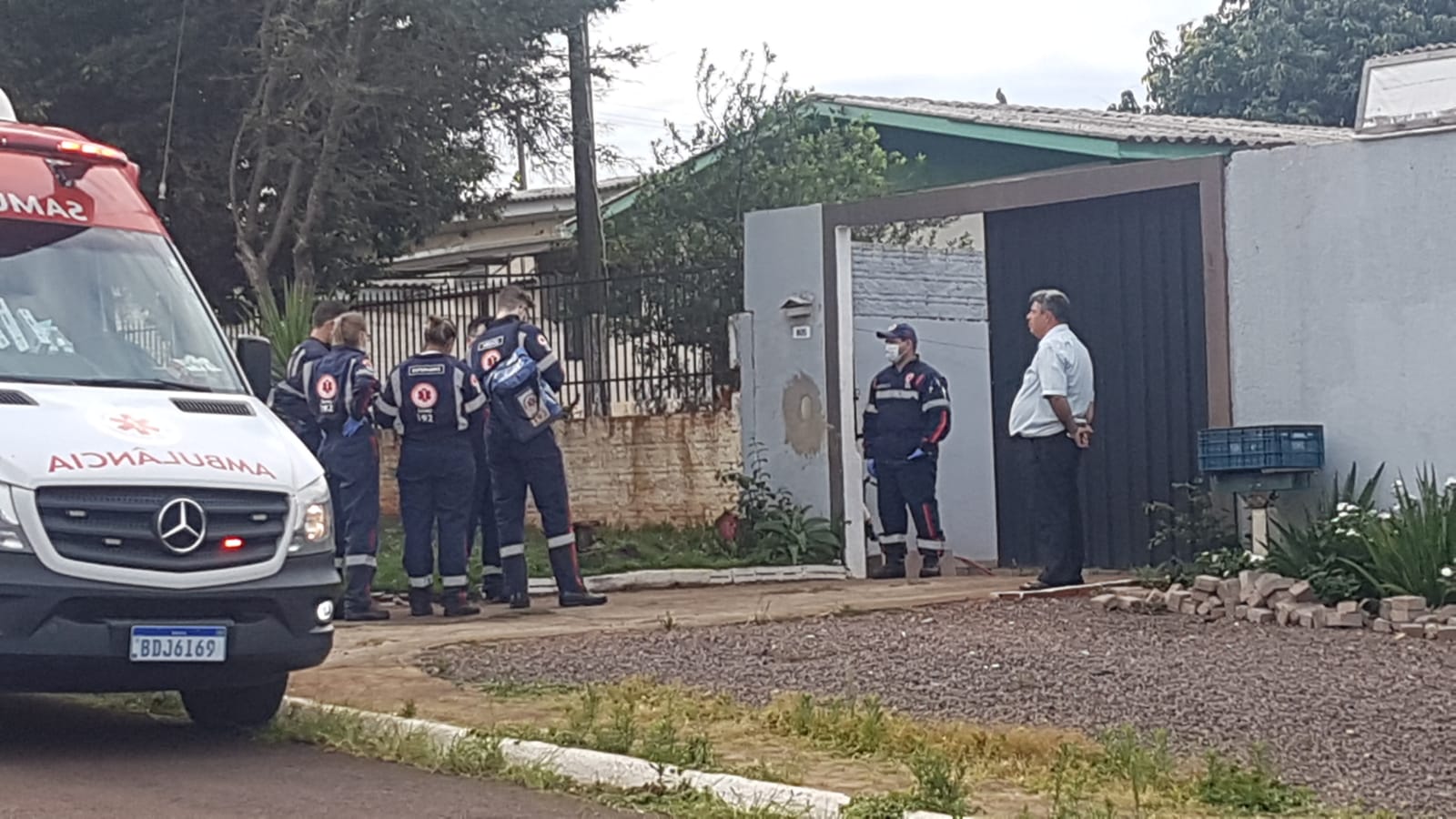 Equipes Da Pm E Samu Prestam Atendimentos à Mulher No Bairro Neva Cgn O Maior Portal De 2995