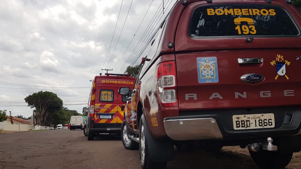 Mulher é ferida com golpes de faca no Bairro Maria Luiza, em Cascavel Mulher é ferida com golpes de faca no Bairro Maria Luiza, em Cascavel