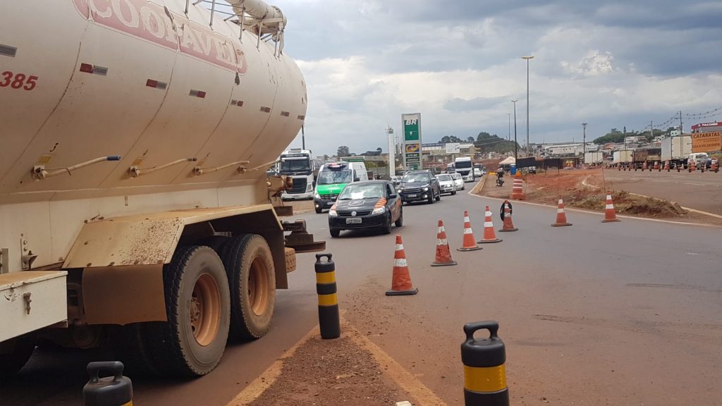 Obras bloqueiam acesso à BR-277 no Trevo Cataratas