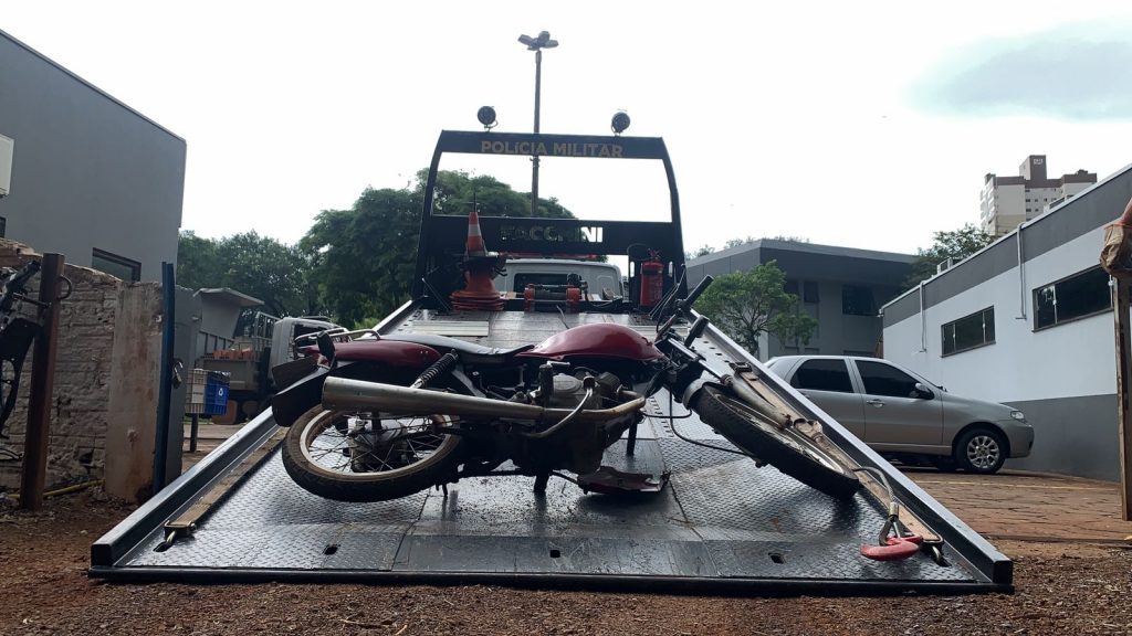 Moto é recuperada pela PM e levada ao pátio da 15ª