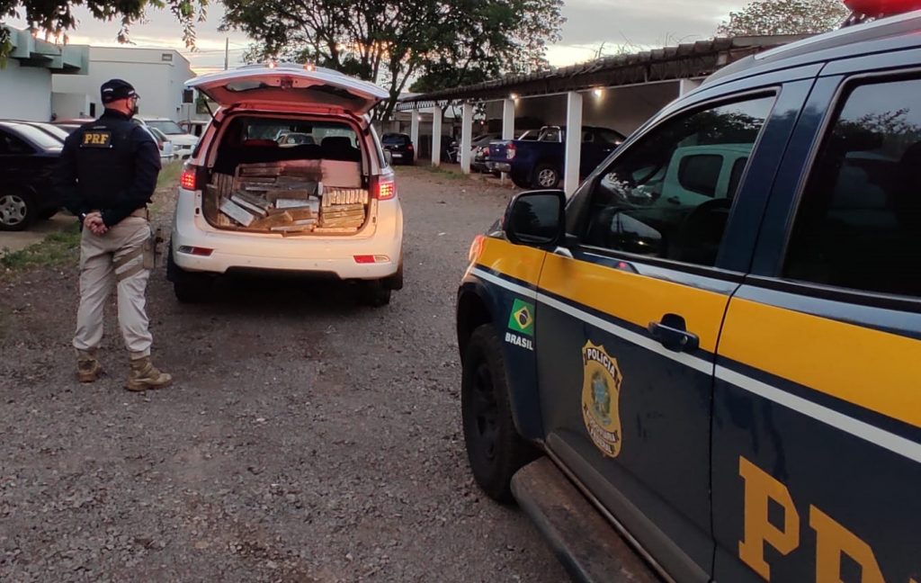 PRF apreende uma tonelada de maconha e recupera veículo em Três Lagoas (MS)