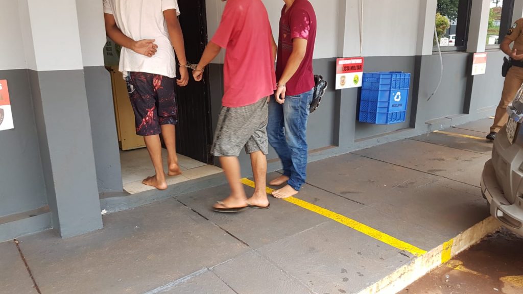 Polícia ‘estoura’ ponto de veículos furtados no Interlagos