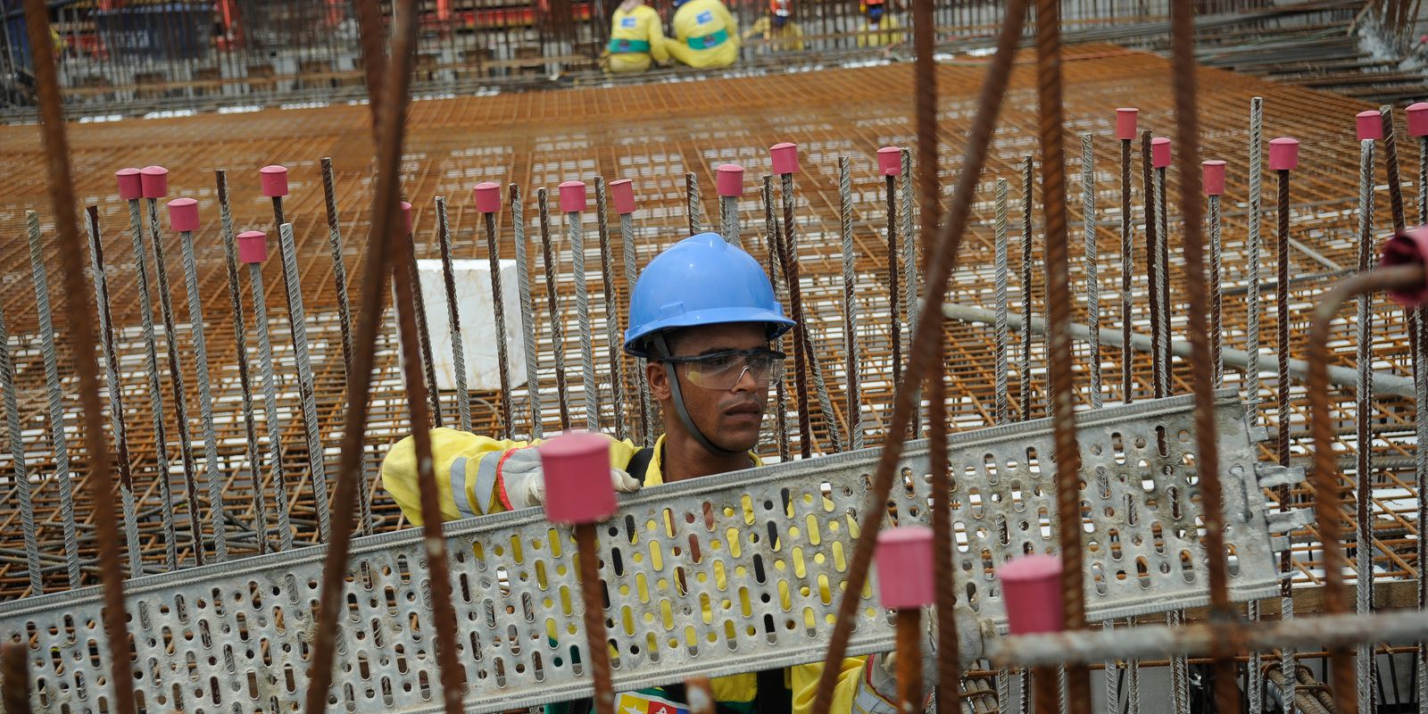 Conselho do FGTS aprova uso de R$ 326 bilhões para obras até 2025 Imagem referente a Conselho do FGTS aprova uso de R$ 326 bilhões para obras até 2025