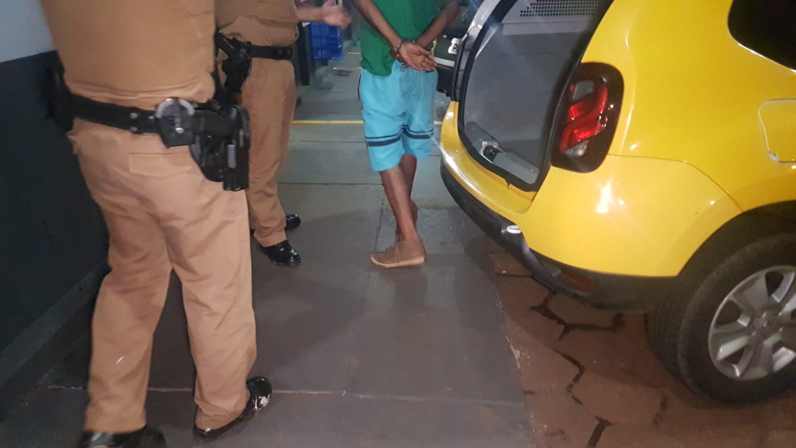 Criminoso que agrediu idosos em Santa Tereza chega à delegacia de Cascavel