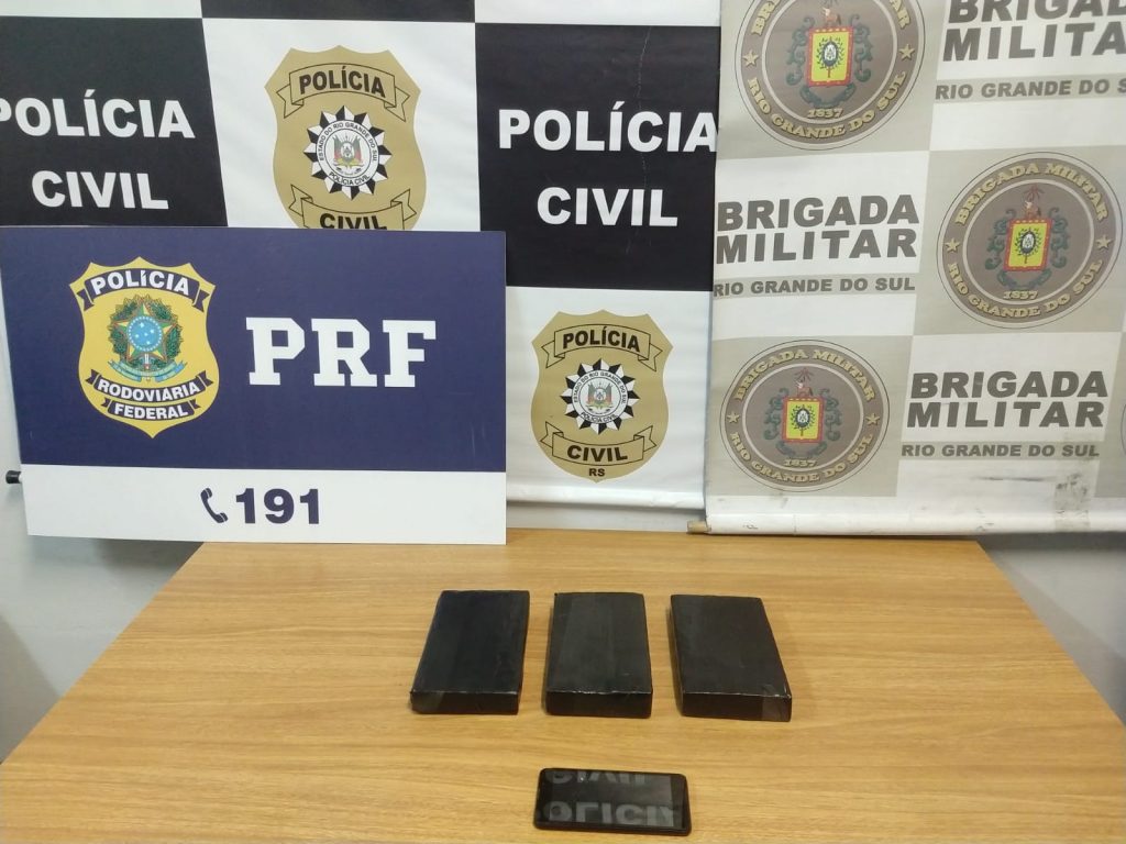 PRF, PC e BM prendem mulher com 3 quilos de cocaína em Pelotas