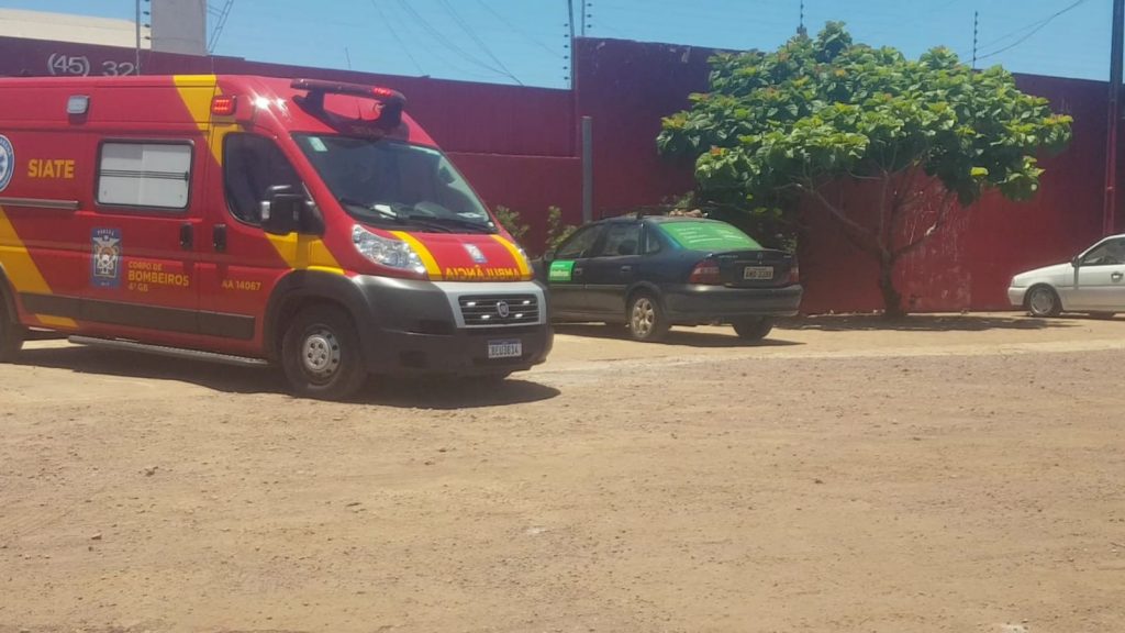 Corpo de Bombeiros atende pessoa ferida na marginal da BR-369, em Cascavel Corpo de Bombeiros atende pessoa ferida na marginal da BR-369, em Cascavel