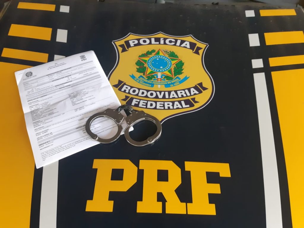 PRF prende uma mulher estelionatária em Canindé/CE