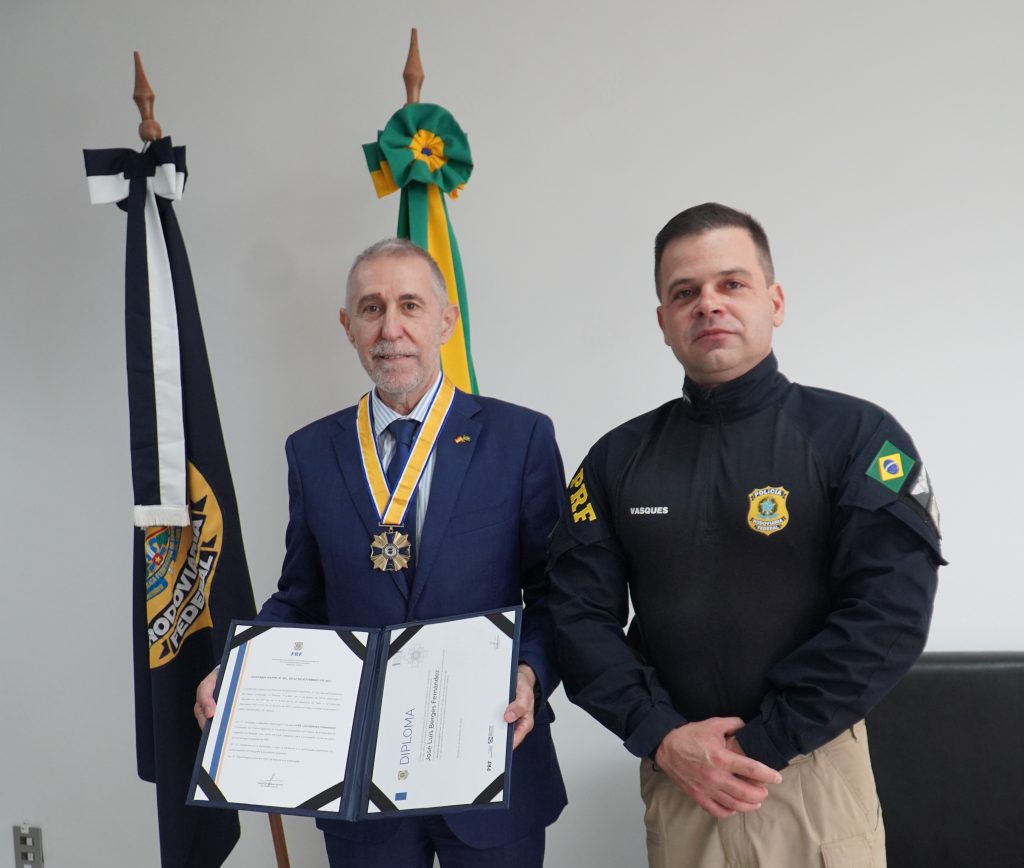 PRF faz homenagem a Comissário da Polícia Nacional da Espanha