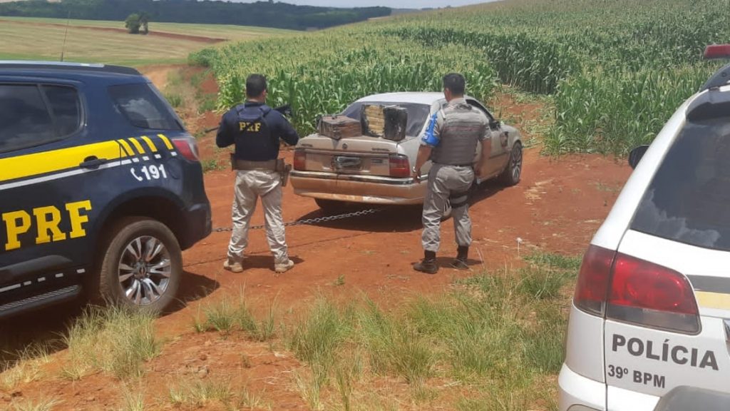PRF e BM prendem traficante com 50 kg de maconha