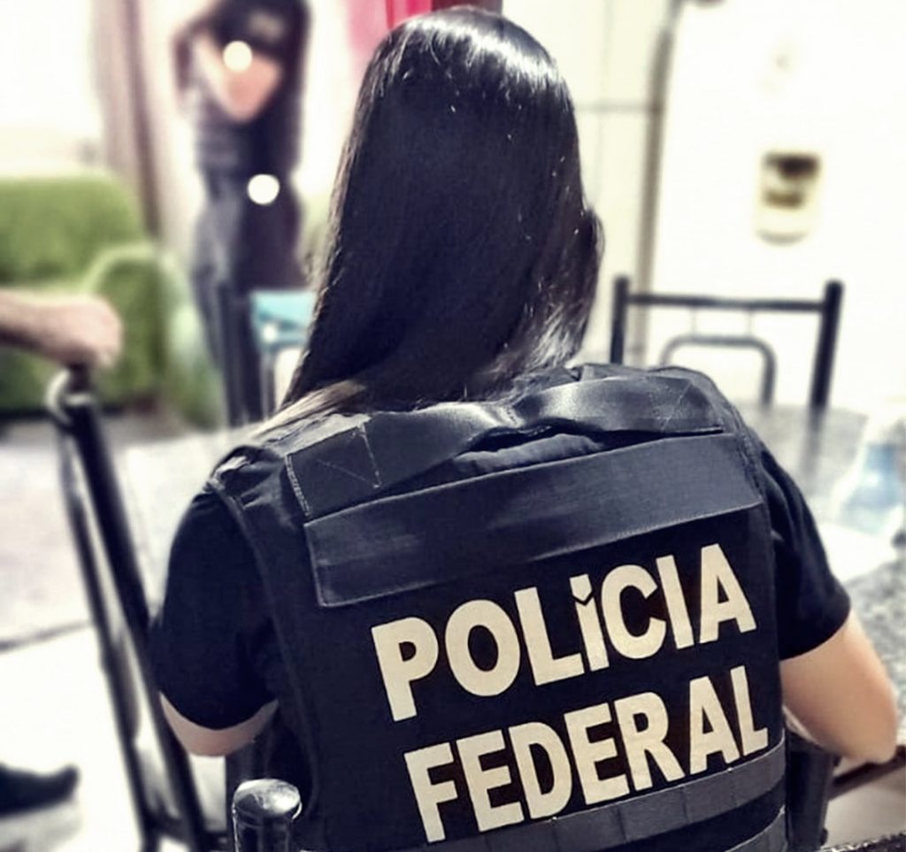 Polícia Federal prende haitianos por uso de visto brasileiro falso