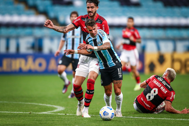 Grêmio empata em 2 a 2 com o Flamengo e soma um ponto no Brasileirão 