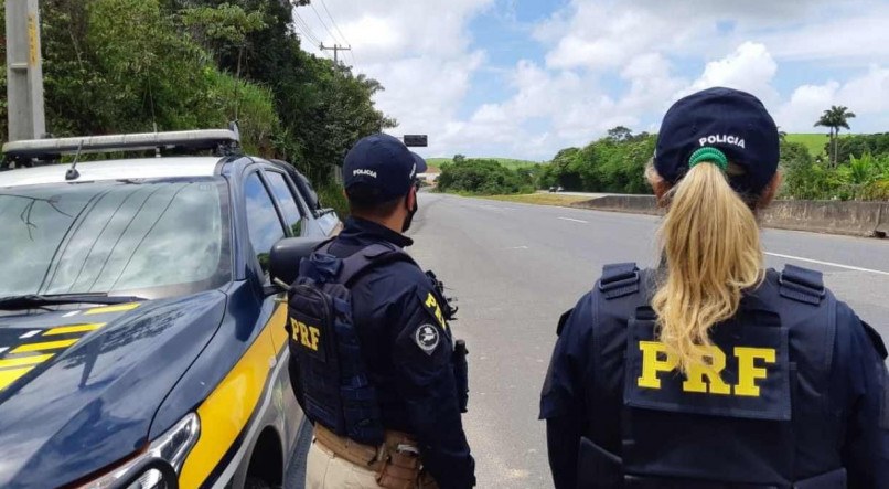Malhada dos Bois/SE: PRF detém condutor pilotando com CNH suspensa
