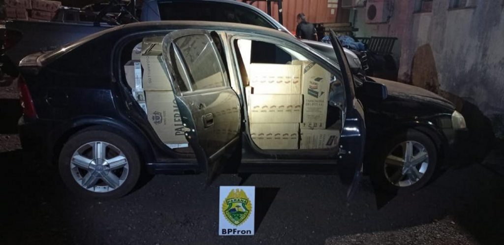 BPFron apreende três carros carregados com cigarros contrabandeados em Guaíra