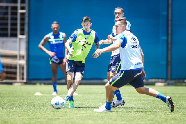 Tricolor se reapresenta na manhã desta quarta e embarca à tarde para Salvador