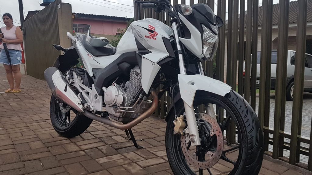 Rapaz de 24 anos fica ferido em acidente de trânsito no Bairro Cascavel Velho