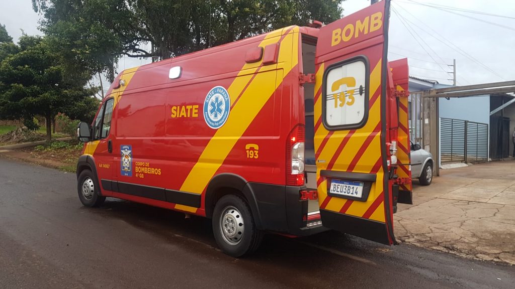 Mulher de 51 anos cai de escada e fica ferida no Bairro Floresta, em Cascavel