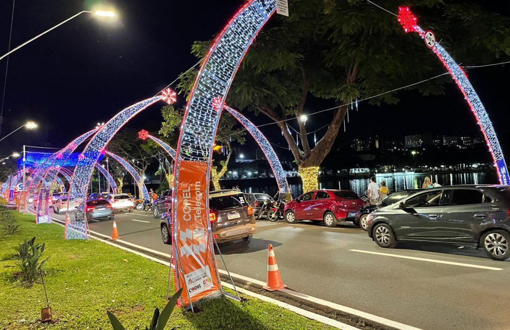 Mais uma atração de Natal: o Túnel Iluminado na avenida Higienópolis Mais uma atração de Natal: o Túnel Iluminado na avenida Higienópolis